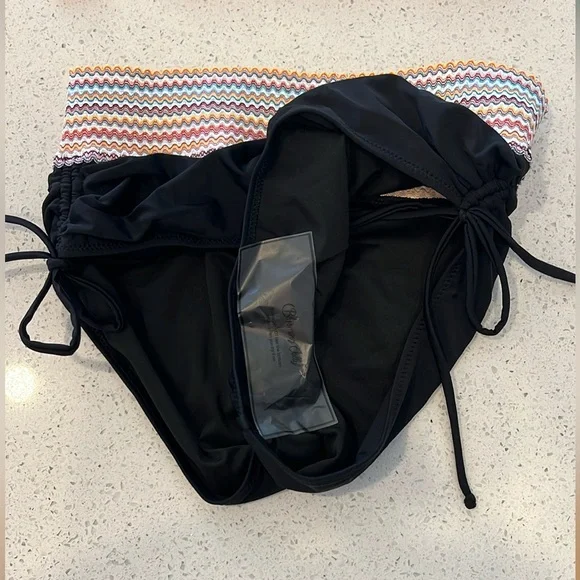 Bikini Set by Blooming Jelly Size Small - NWT - Picture 6 of 11